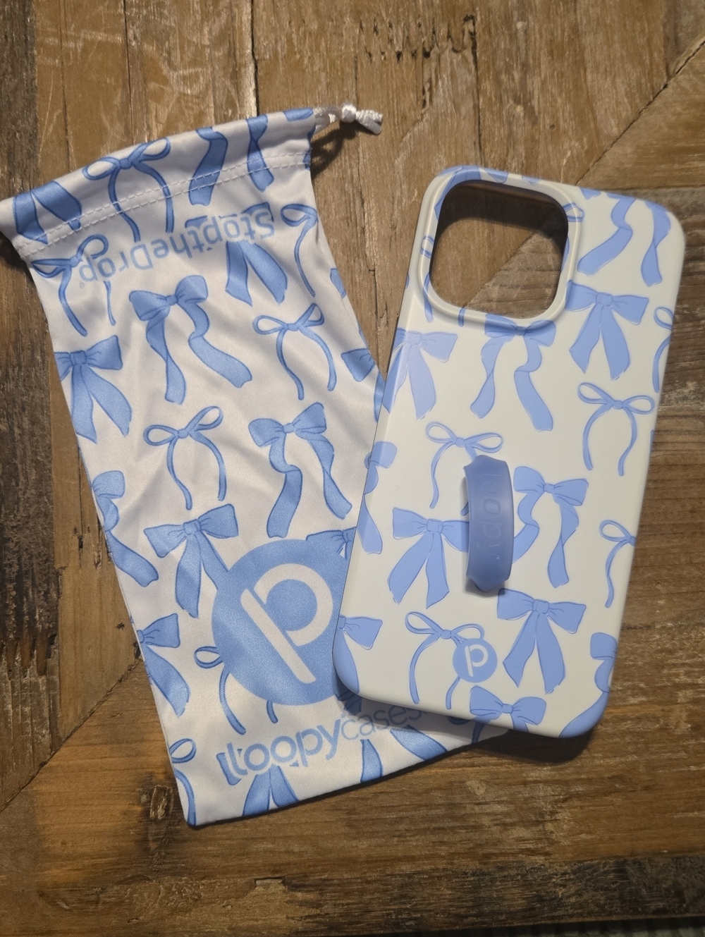 Loopy Case Bow Print Phone Case with Silicone Grip - Light Blue and White